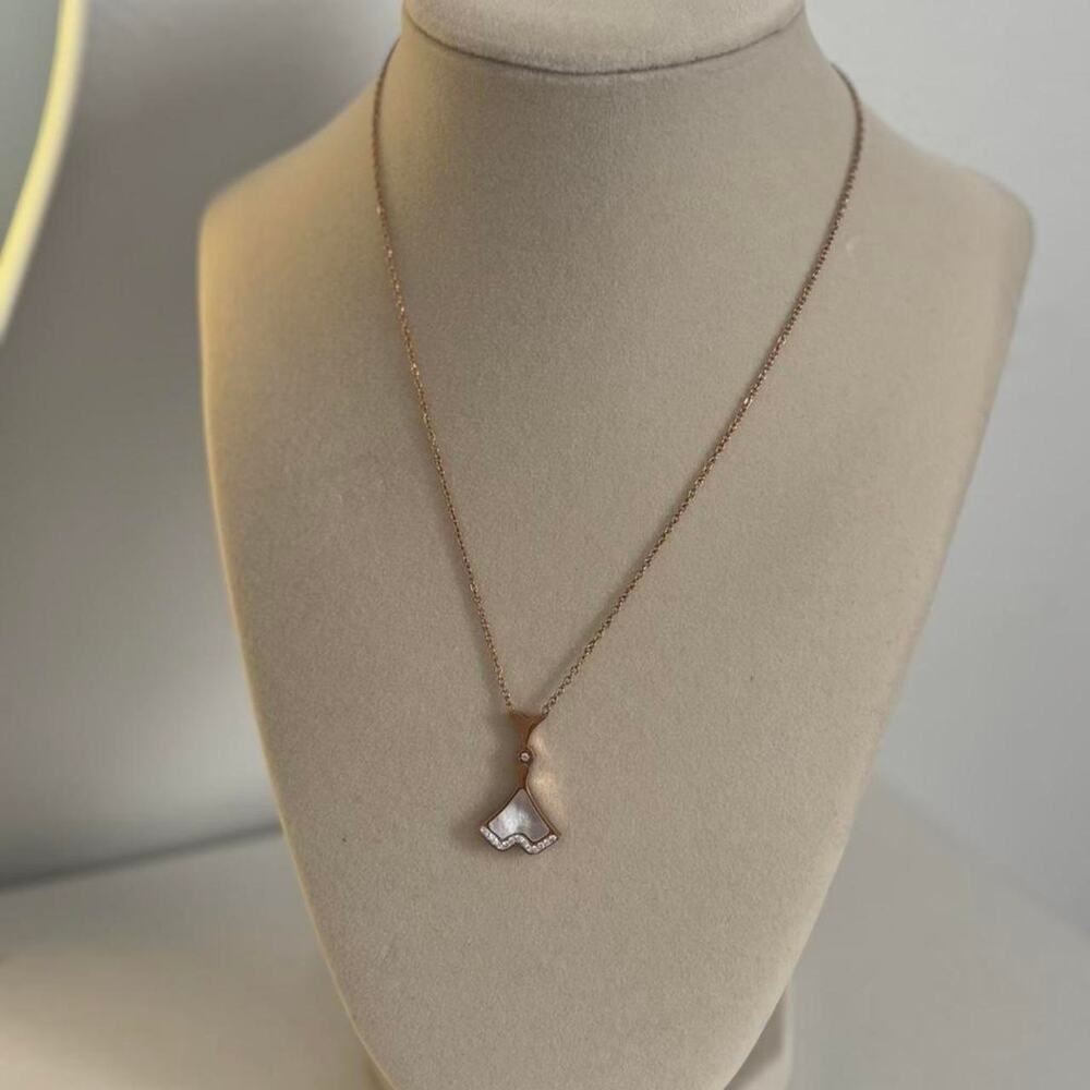Rose Gold Necklace White Crystal Pendant Stainless Steel Luxury Dainty Jewelry - Picture 3 of 6